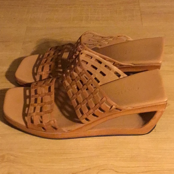 Shoes - Picture 4 of 8